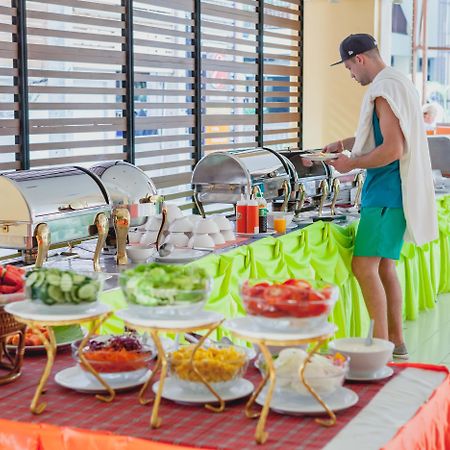 Eastiny Plaza Hotel Патая Екстериор снимка