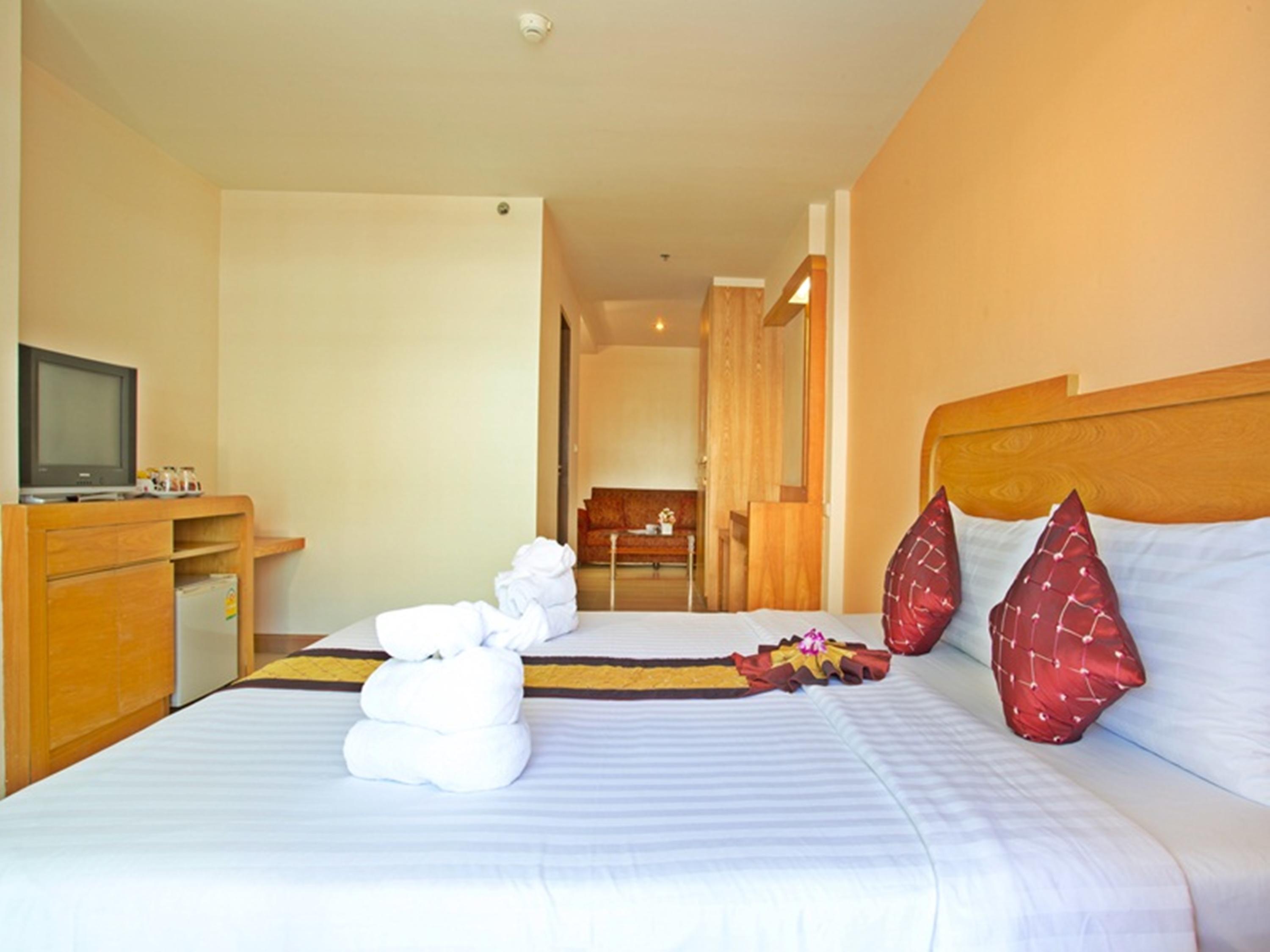 Eastiny Plaza Hotel Патая Екстериор снимка