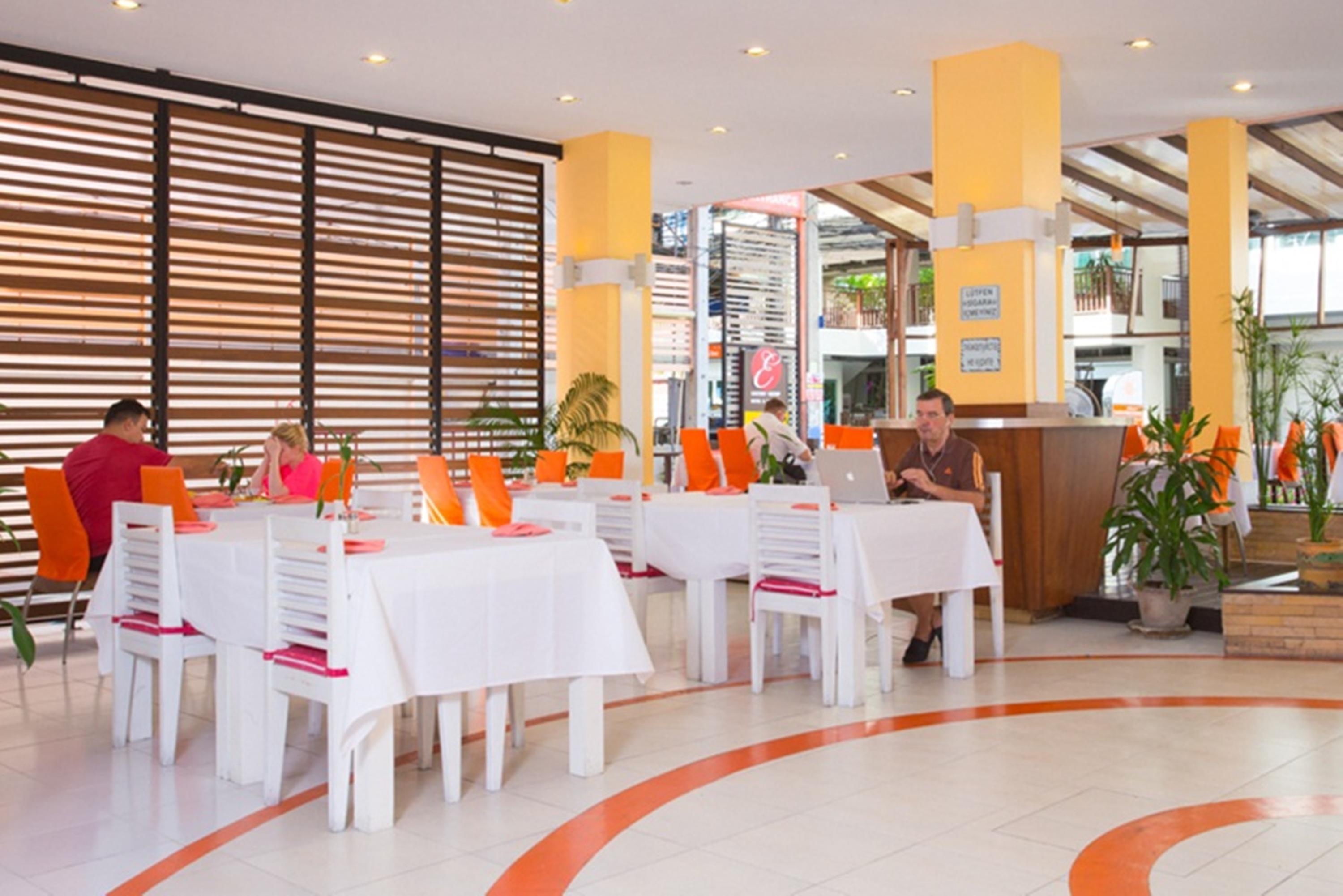 Eastiny Plaza Hotel Патая Екстериор снимка