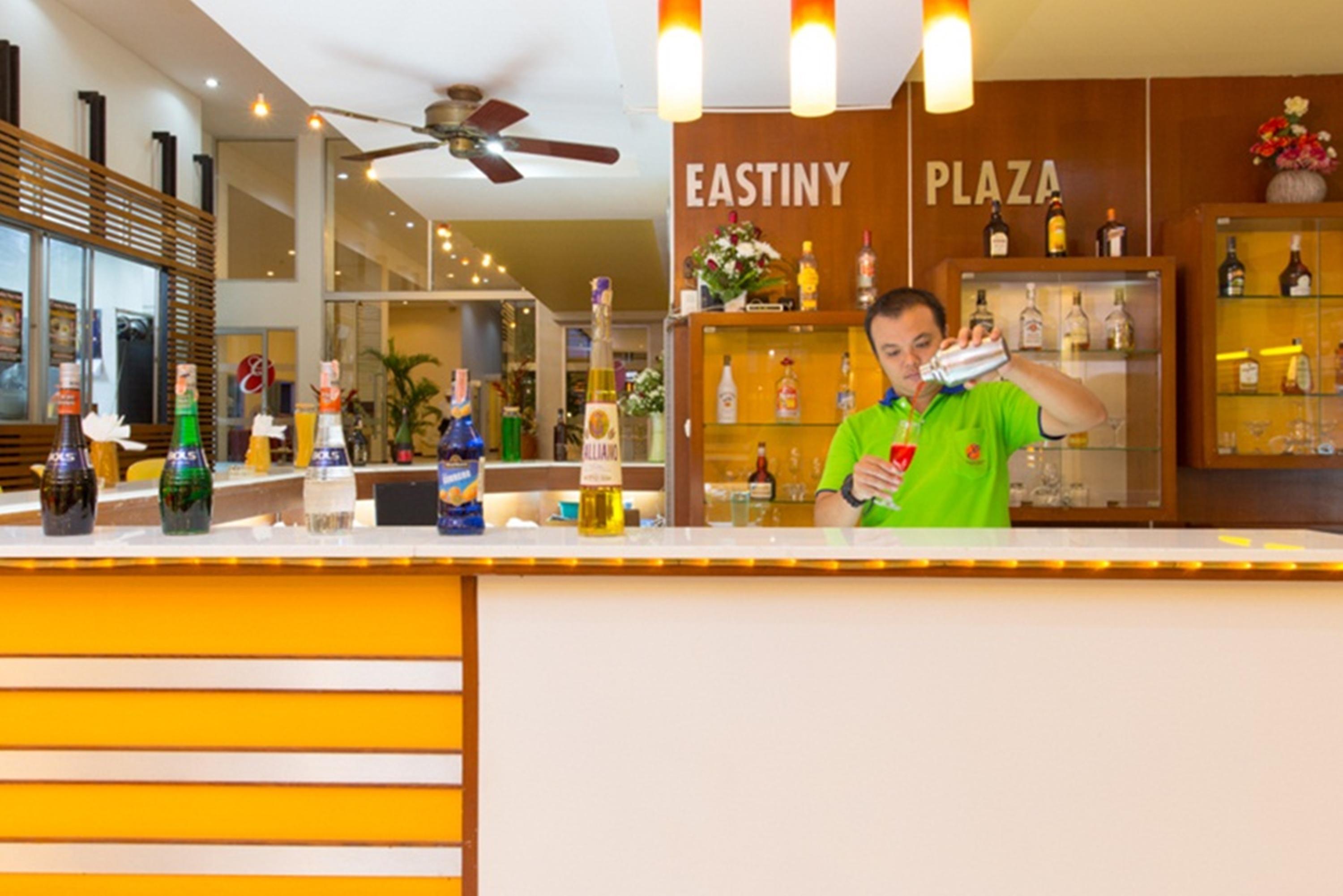 Eastiny Plaza Hotel Патая Екстериор снимка