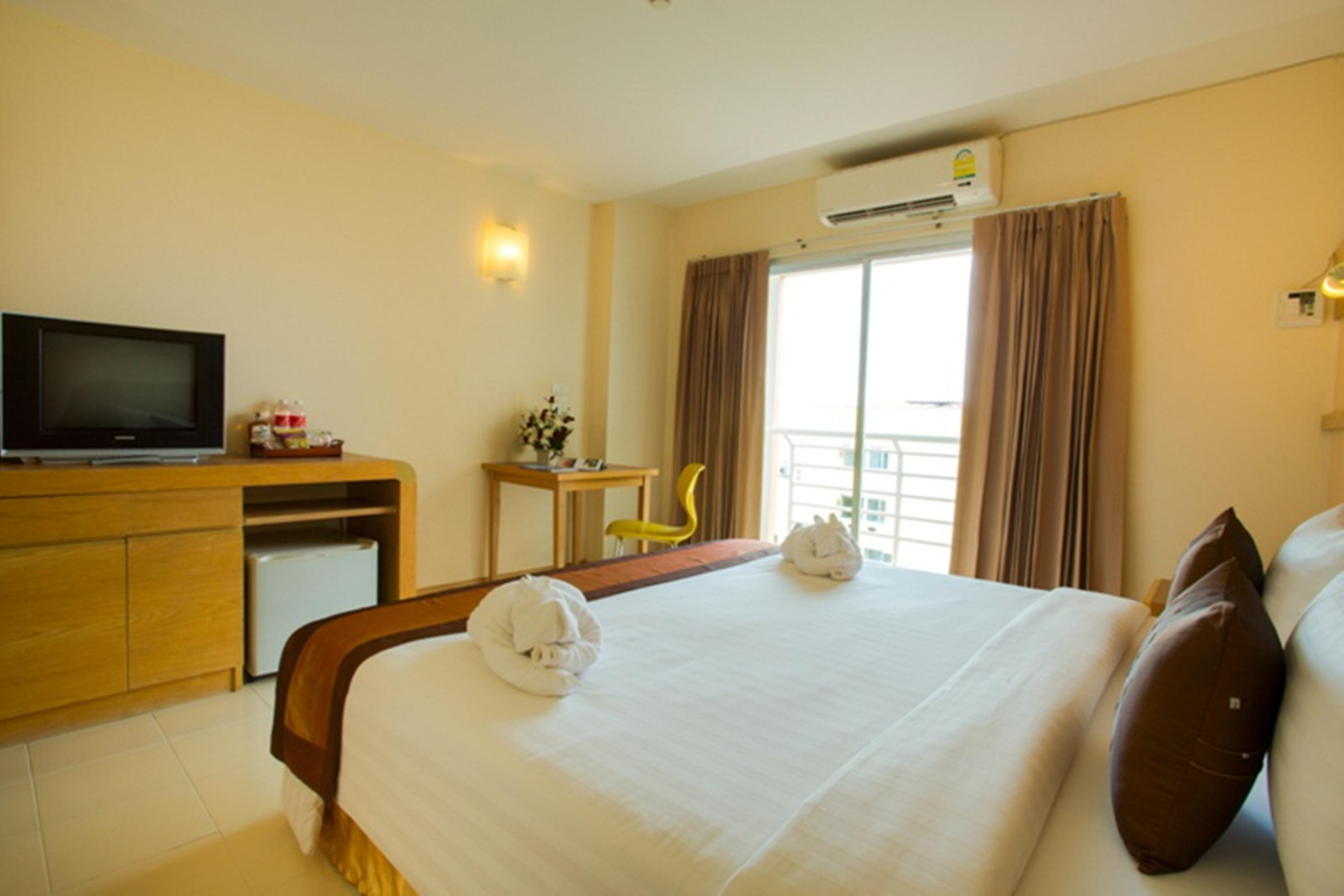 Eastiny Plaza Hotel Патая Екстериор снимка