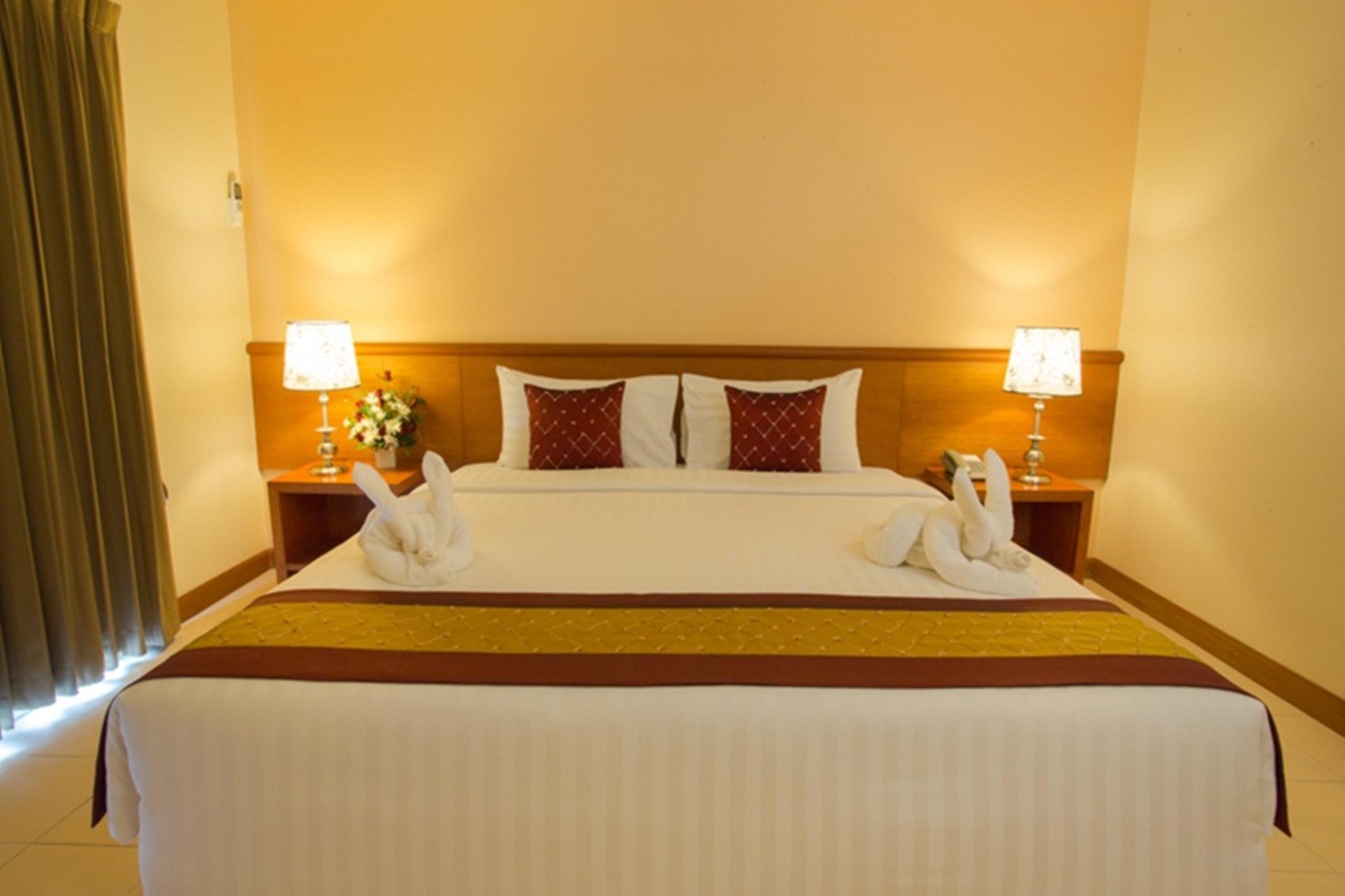 Eastiny Plaza Hotel Патая Екстериор снимка