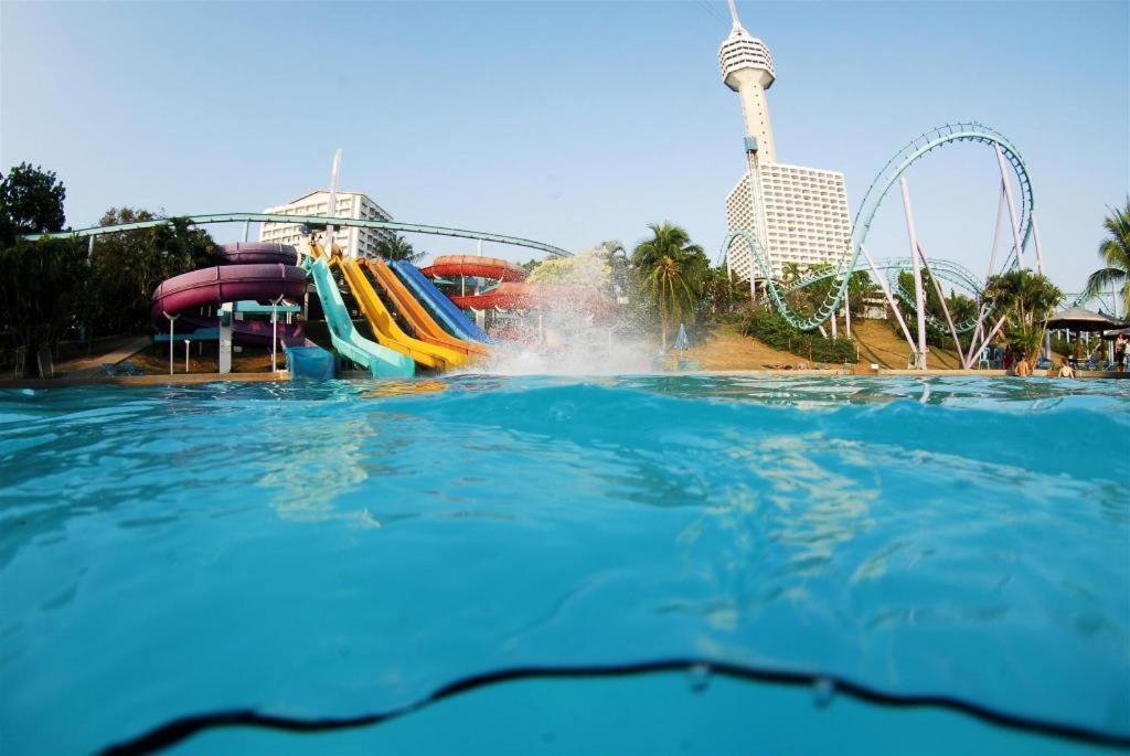 Eastiny Plaza Hotel Патая Екстериор снимка