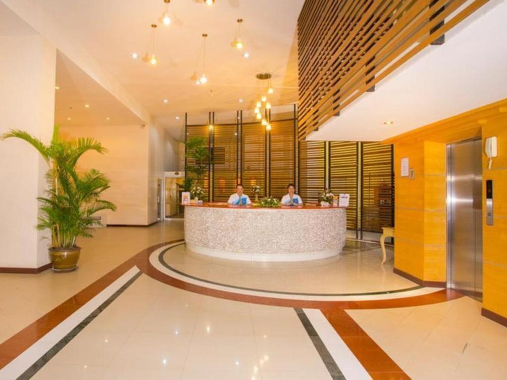 Eastiny Plaza Hotel Патая Екстериор снимка
