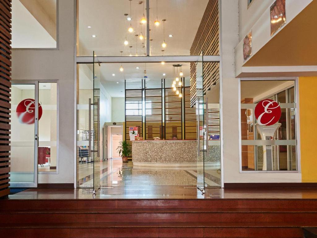 Eastiny Plaza Hotel Патая Екстериор снимка
