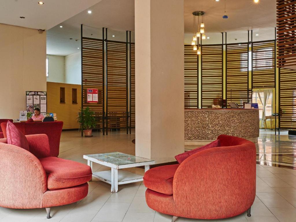 Eastiny Plaza Hotel Патая Екстериор снимка