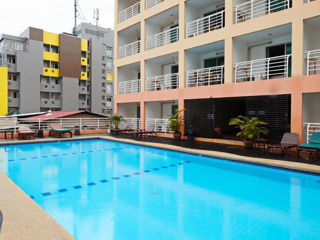 Eastiny Plaza Hotel Патая Екстериор снимка