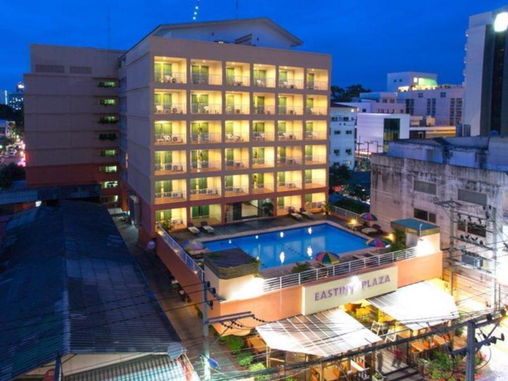 Eastiny Plaza Hotel Патая Екстериор снимка