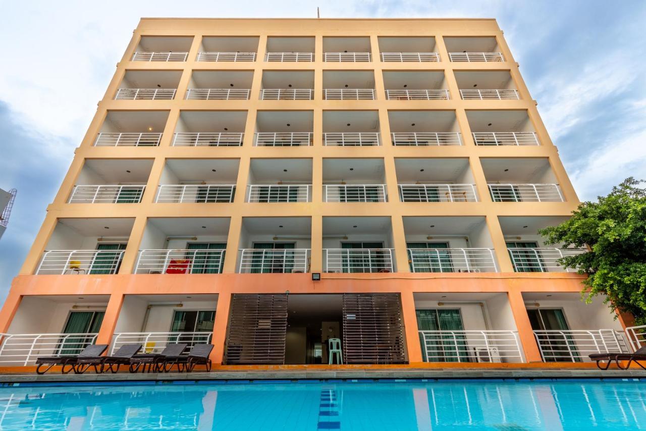 Eastiny Plaza Hotel Патая Екстериор снимка