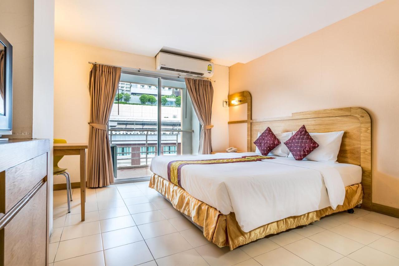 Eastiny Plaza Hotel Патая Екстериор снимка
