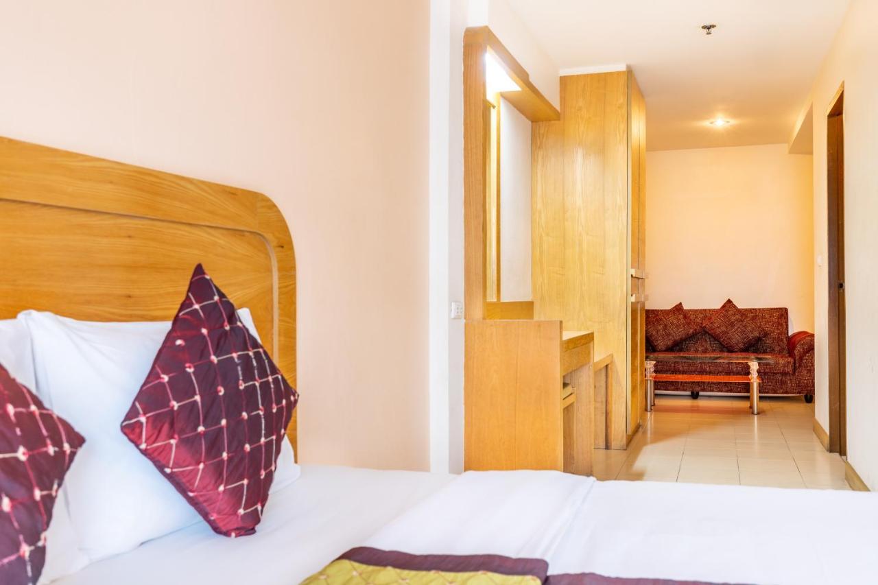 Eastiny Plaza Hotel Патая Екстериор снимка