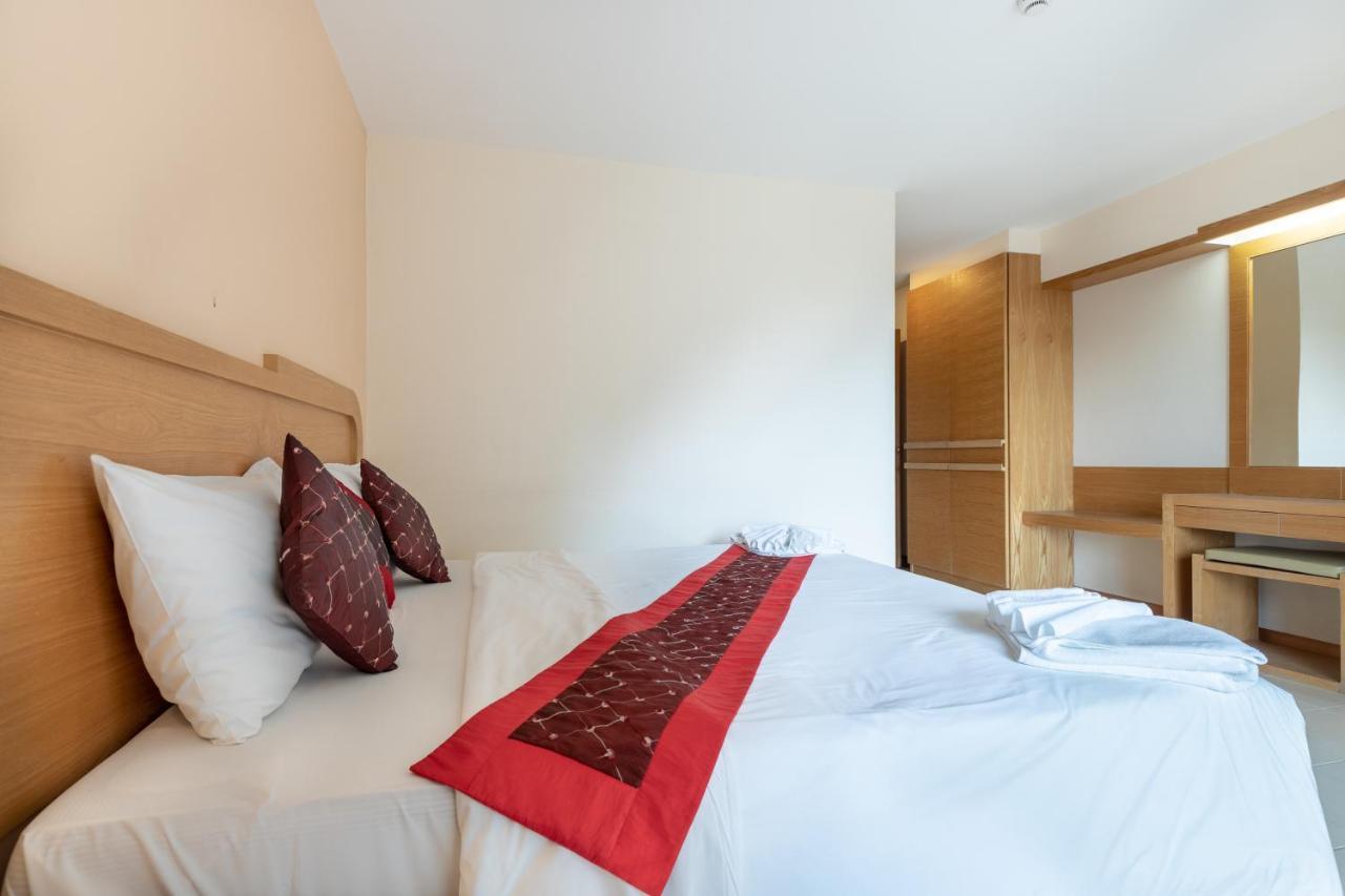 Eastiny Plaza Hotel Патая Екстериор снимка