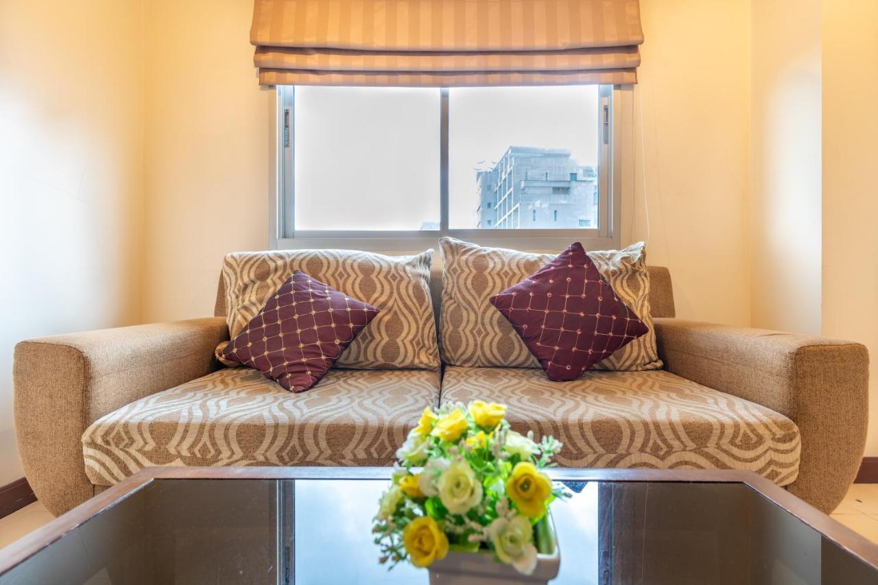 Eastiny Plaza Hotel Патая Екстериор снимка