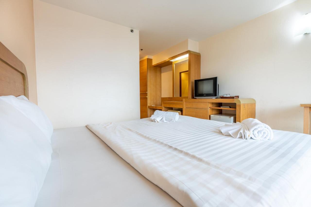 Eastiny Plaza Hotel Патая Екстериор снимка