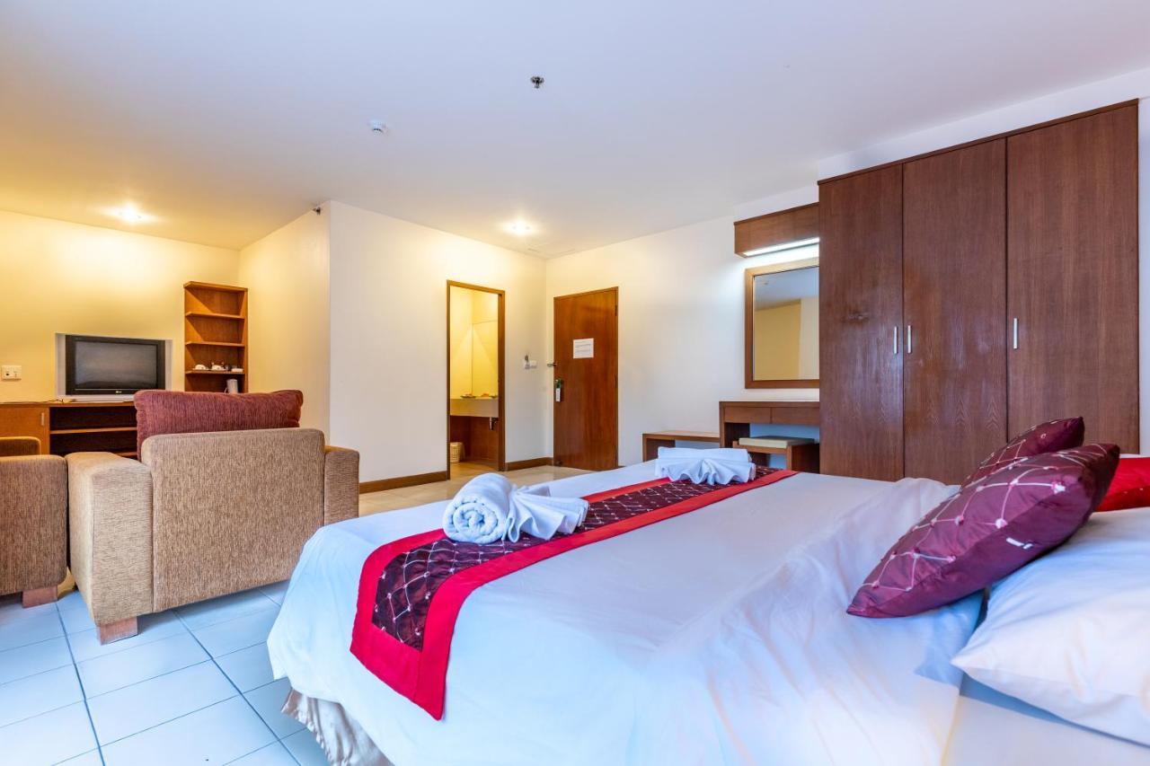 Eastiny Plaza Hotel Патая Екстериор снимка