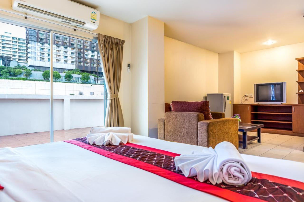 Eastiny Plaza Hotel Патая Екстериор снимка